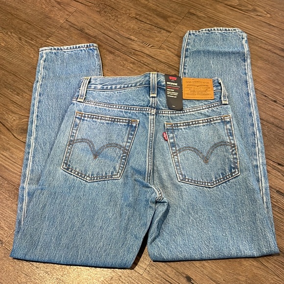 Levi’s | Wedgie Fit Ankle Women’s Jeans in Athens Pushed - Light Wash - Picture 5 of 13